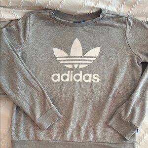 EUC Adidas crewneck sweatshirt. Heather Gray. Size Medium.